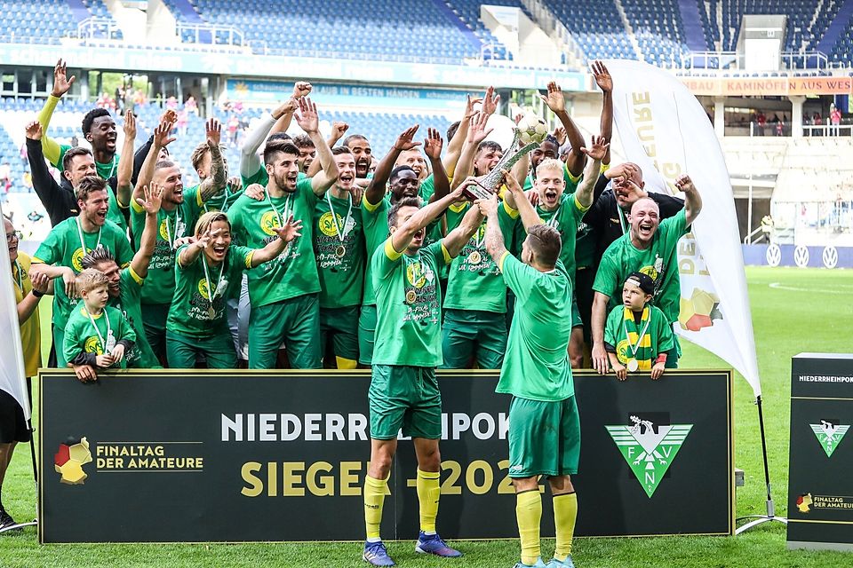 Der SV Straelen hat am „Finaltag der Amateure“ 2022 zum ersten Mal den Niederrheinpokal des Fußballverbandes Niederrhein gewonnen.