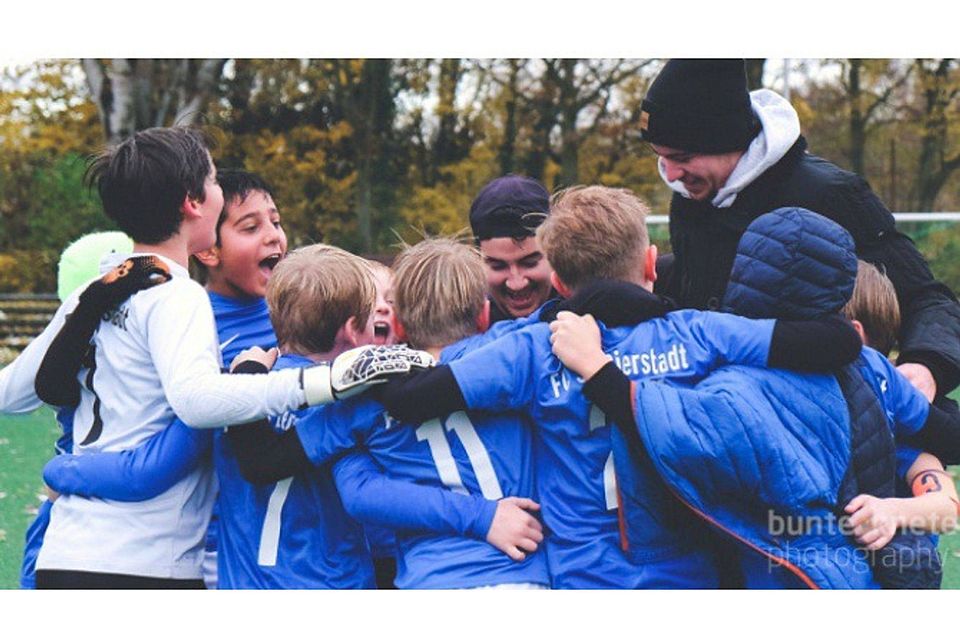 "Das Trainerduo vermittelt den Kleinen, neben sportlichem Ehrgeiz auch echte Freude und Gemeinschaft. Das ist sowohl für die Kinder, als auch für die Eltern so wertvoll", lobt Pfeifer die beiden Coaches. F: Constanze Pfeifer/Bunte Knete Photography