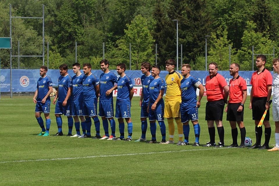 FC Langengeisling Manschaft vor dem Spiel