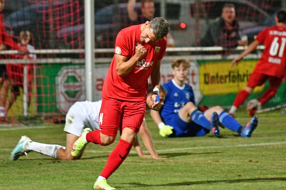 Jubelt über zwei Treffer gegen Traunstein: Bastian Fischer.