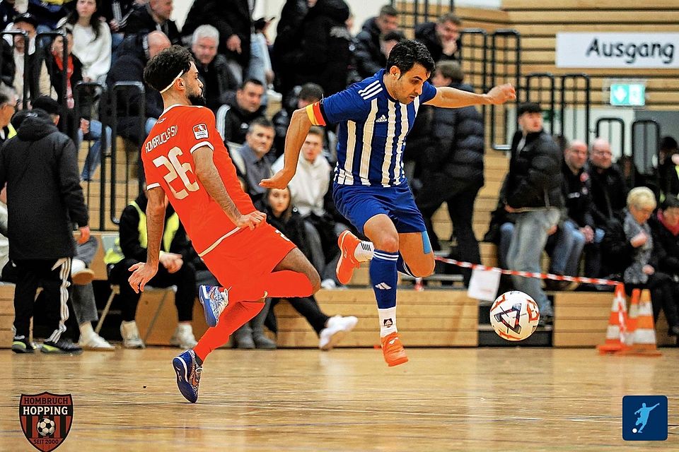 A-Ligist VfL Hörde (in Blau) hat Landesligist Hombrucher SV rausgekegelt.