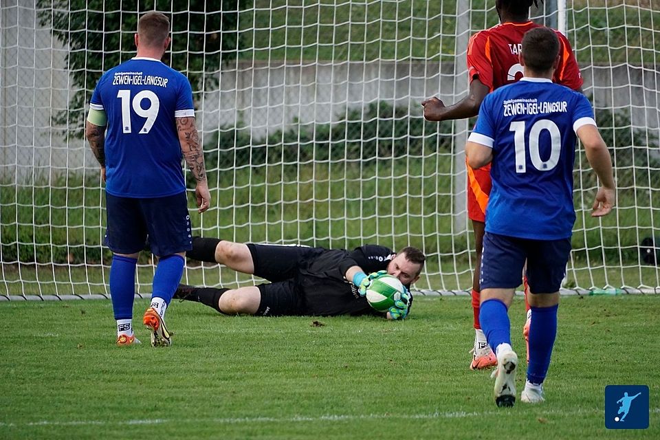 Trotz aller Paraden von Schlussmann Alexander Hinz: Am Ende verlor die SG Zewen gegen den FSV Tarforst glatt mit 0:5. Trotz aller Paraden von Schlussmann Alexander Hinz: Am Ende verlor die SG Zewen gegen den FSV Tarforst glatt mit 0:5.