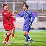 Daniel Peretz (re.) feierte mit den FC Bayern Amateuren um Grayson Dettoni (li.) einen 3:0-Erfolg.