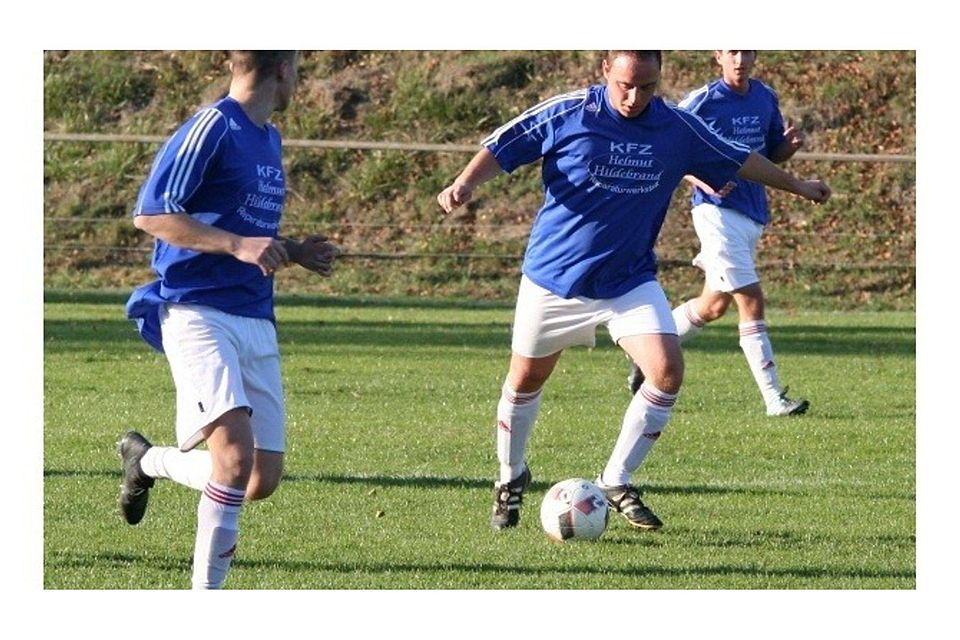 Der SV Nieder-Moos hat sich die Winterpause redlich verdient: Das 2:1 des Tabellenführers gegen die SG Huttengrund II war bereits der 13. Sieg im 18. Saisonspiel. 	Foto: kir