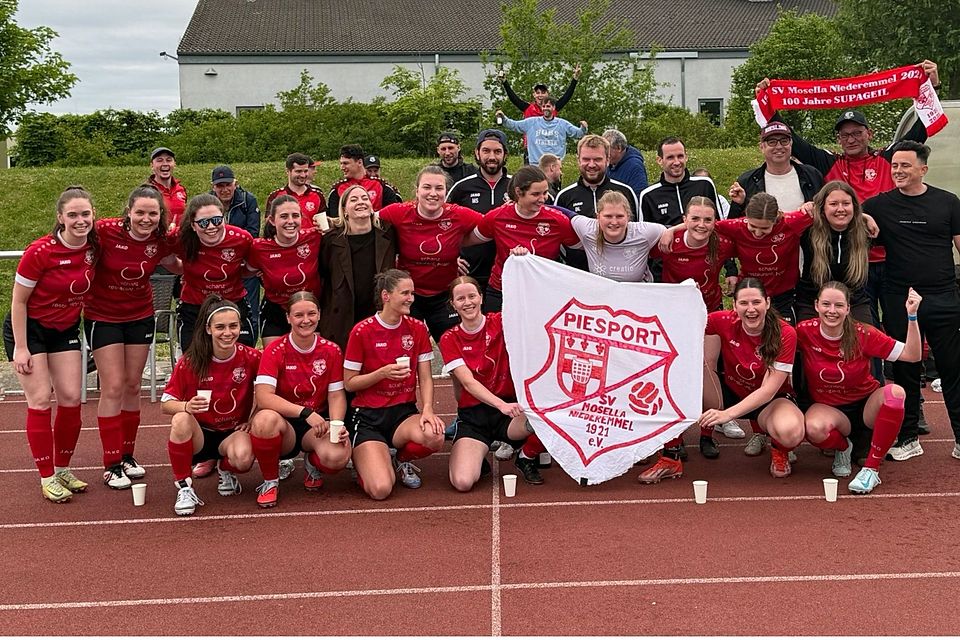 Meister! Der SV Niederemmel ist bereits durch und freut sich auf die Rheinlandliga. Meister! Der SV Niederemmel ist bereits durch und freut sich auf die Rheinlandliga.