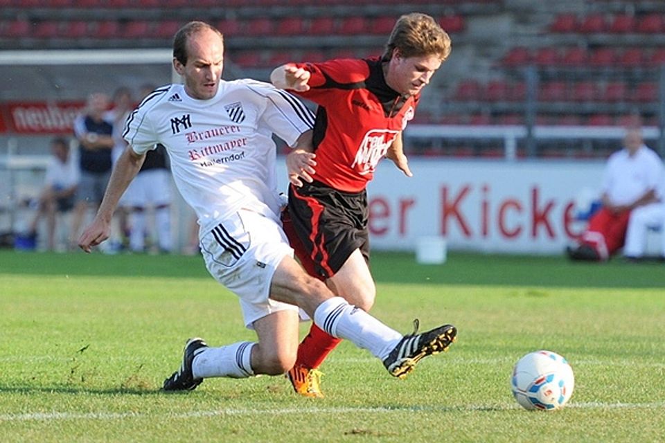 Pettstadt will auch die Würzburger Kickers ins Wanken bringen. F: Deubert