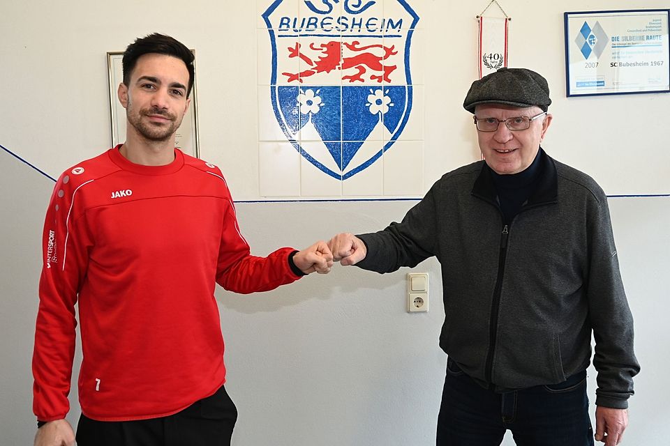 Die Wege trennen sich zum Ende der Bezirksliga-Saison 2021/22: Trainer Jan Plesner und Abteilungsleiter Karl Dirr (SC Bubesheim).