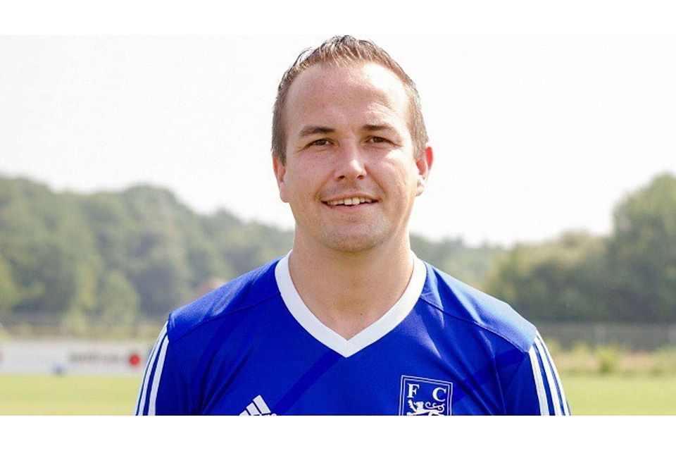 Mit sofortiger Wirkung kein Trainer mehr beim FC Rastede - Jesko Lampe Mit sofortiger Wirkung kein Trainer mehr beim FC Rastede - Jesko Lampe