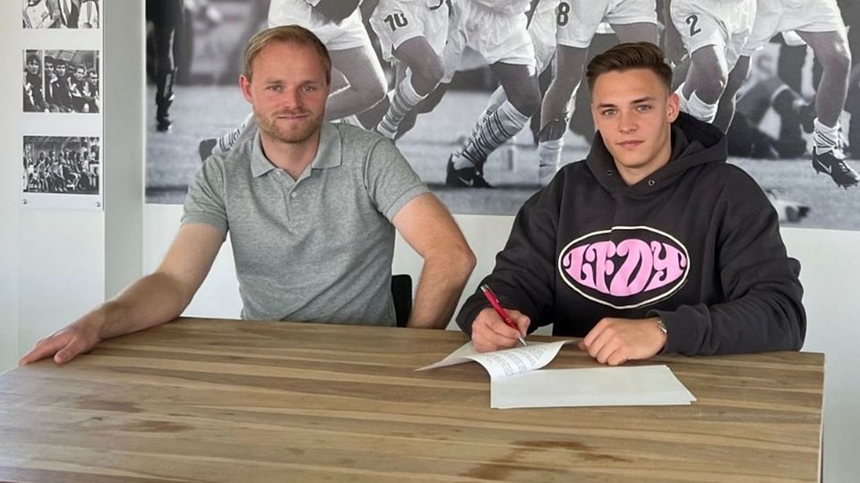 Wladimir Wagner unterzeichnet einen neuen Vertrag beim Sportclub Verl.