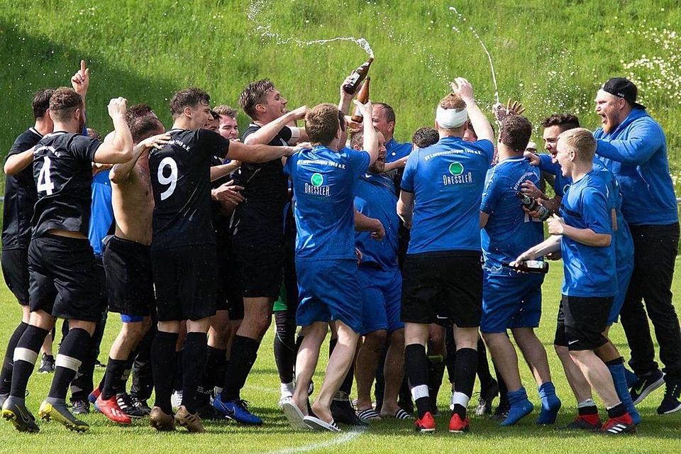 Der SV Langenensingen verabschiedete sich im Frühsommer mit einer zünftigen Feier in Richtung Bezirksliga. (Foto: Karl-Heinz Bodon)