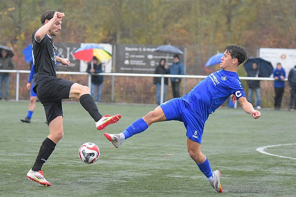 Kapitän Paul Nowack (rechts) und der Sv Burgweinting sind schwer gefordert.