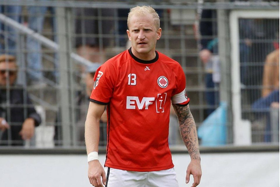 Oliver Stierle war bei den Stuttgarter Kickers, FC Bayern München II und zuletzt beim Göppinger SV aktiv. 