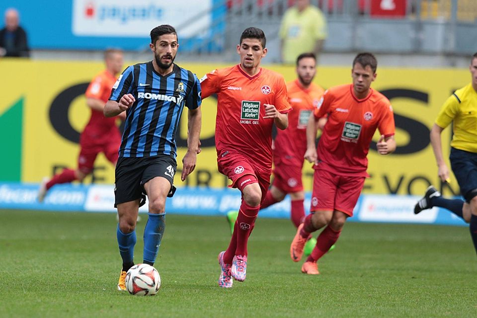 Ugur Albayrak (am Ball, hier in der Saison 2014/15 für Eintracht Trier) verstärkt die Offensive des SV Viktoria Aschaffenburg. F: Schwarz