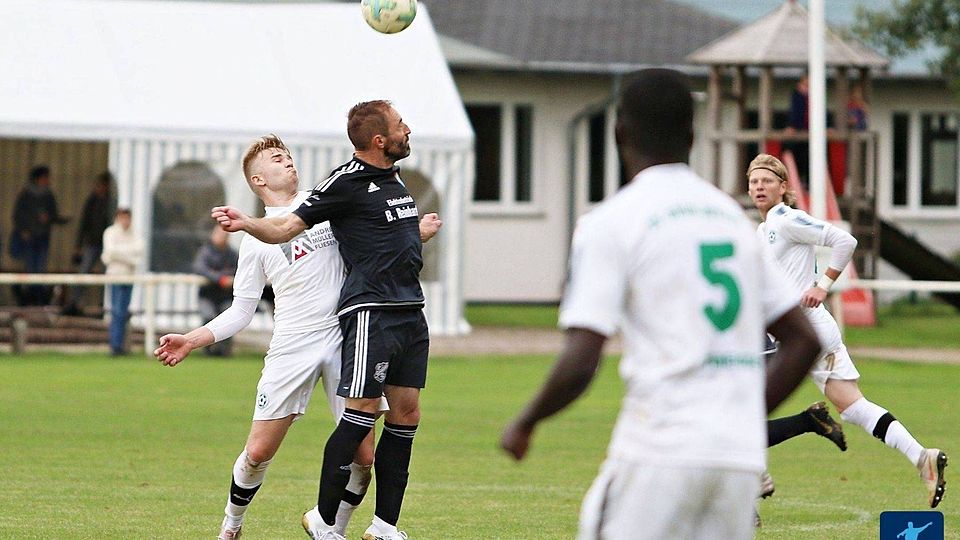 André Thüne (2. v. l.) wird aller Voraussicht nach noch ein Jahr dranhängen.