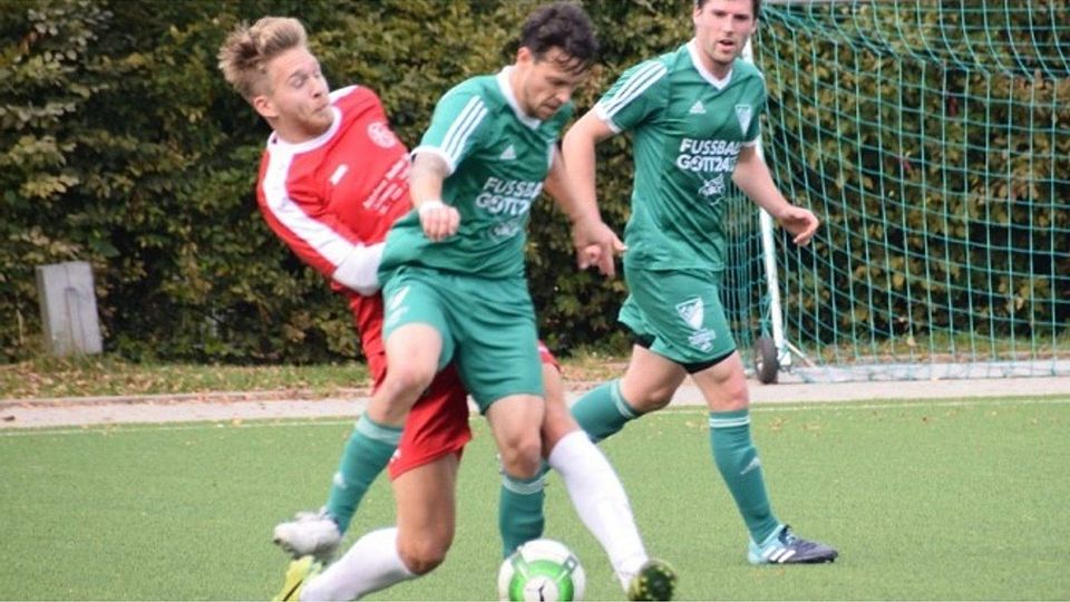 Der SV Beuel entschied das Spitzenspiel in der Kreisliga A gegen Rot-Weiss Lessenich für sich und stellt einen Spieler in der Elf der Woche.F: Prigge