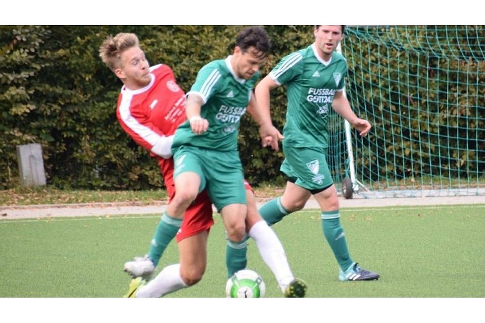 Der SV Beuel entschied das Spitzenspiel in der Kreisliga A gegen Rot-Weiss Lessenich für sich und stellt einen Spieler in der Elf der Woche.F: Prigge