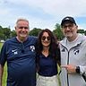 Schlussstrich nach 60 Jahren: Bernd Klemm (li.) verabschiedet sich aus dem Fußballgeschäft.