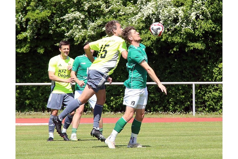 Denis Grgic vs Jannik SchröderFußball, Bezirksliga, 2026, FC Penzberg vs TSV Geiselbullach 1:2, 9.5.2026 Denis Grgic vs Jannik SchröderFußball, Bezirksliga, 2026, FC Penzberg vs TSV Geiselbullach 1:2, 9.5.2026