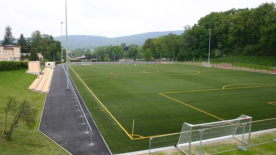 Kunstrasenplatz im Sportzentrum am Eichberg in Cunewalde. 