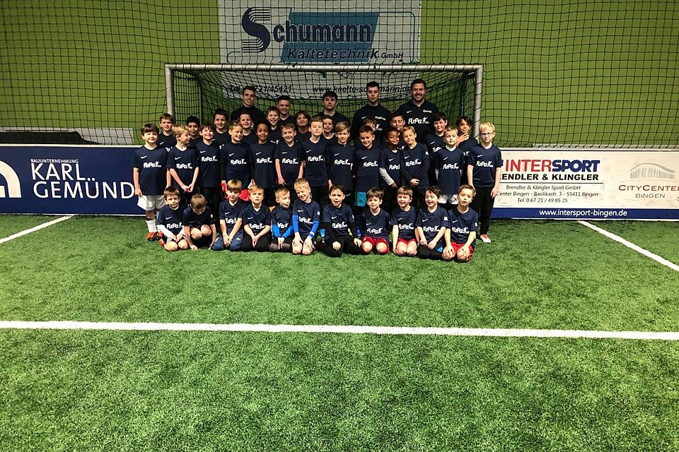 37 begeisterte Kids beim FuPa-Fußballcamp in den Winterferien 2019/20. 