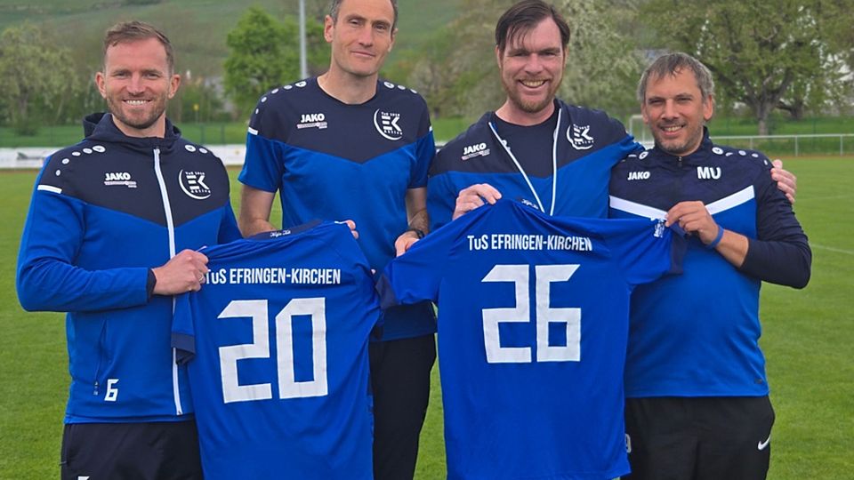 TuS-Sportchef Stefan Hilpüsch (von links) mit den Trainern Bernd Krebs und Daniel Slabi sowie Betreuer Christian Dünow | Foto: Verein