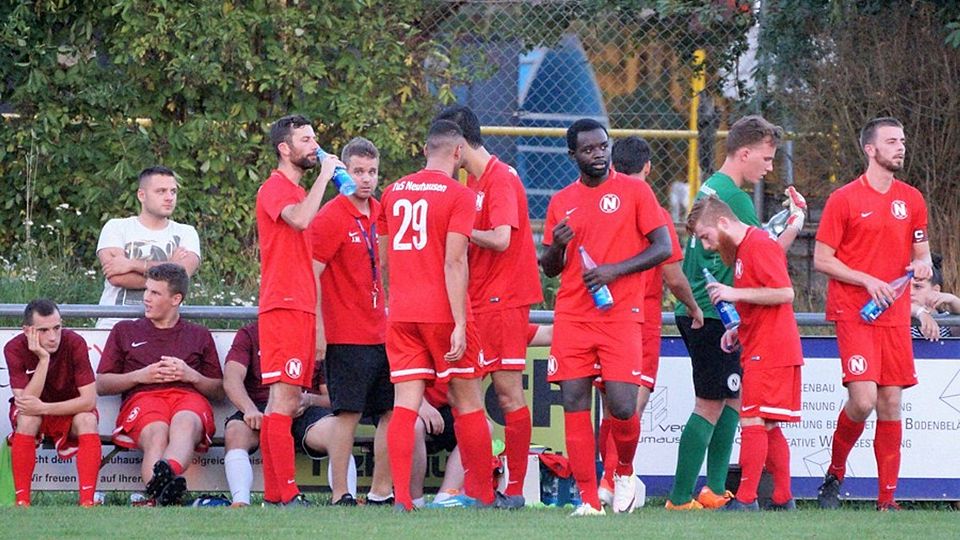 Dennis Dell will mit seiner Mannschaft des TuS Neuhausen gegen Klein-Winternheim wieder Zählbares holen. F: Krabler