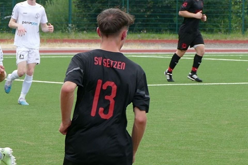 Der SV Setzen kämpft seit einigen Jahren um den Aufstieg in die Bezirksliga und hat es in der laufenden Saison souverän geschafft, da auch die A-Liga-Vizemeisterschaft zum direkten Aufstieg berechtigt. In der kommenden Saison wird in Siegen/Wittgenstein der Vizemeister wieder Aufstiegsspiele bestreiten müssen.