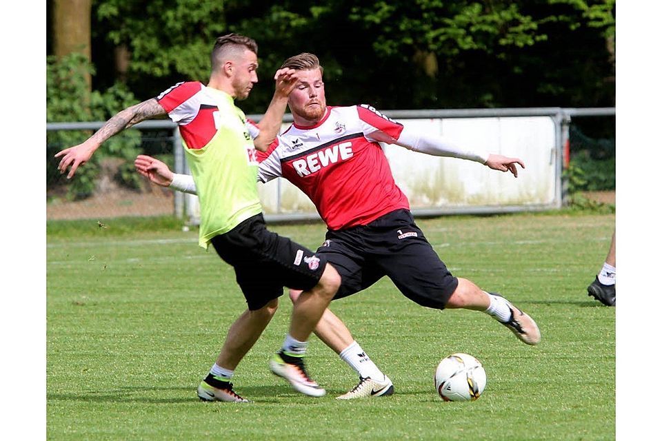 Marcel Hartel (l.), hier im Duell mit FC-Torhüter Timo Horn, konnte nach seiner Verletzung Spielpraxis bei der U 21 sammeln. Foto: RD