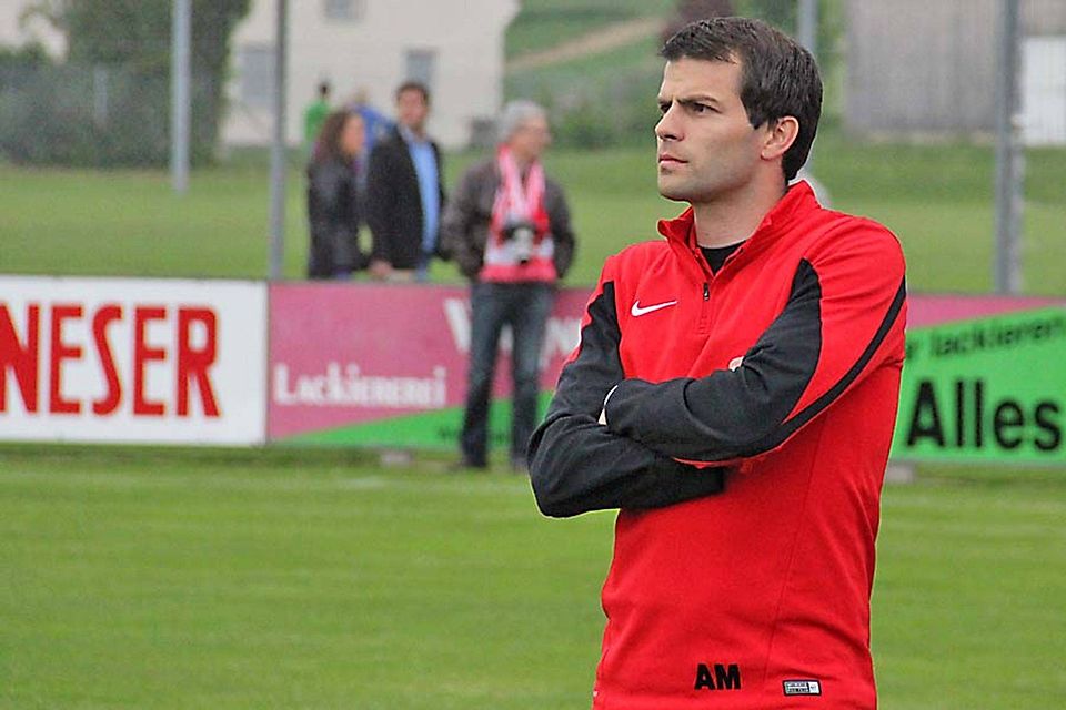 Spielertrainer Andreas Meitinger kann aufgrund einer Verletzung nicht auf dem Platz in die Relegation eingreifen.  Foto: Philipp Schröders