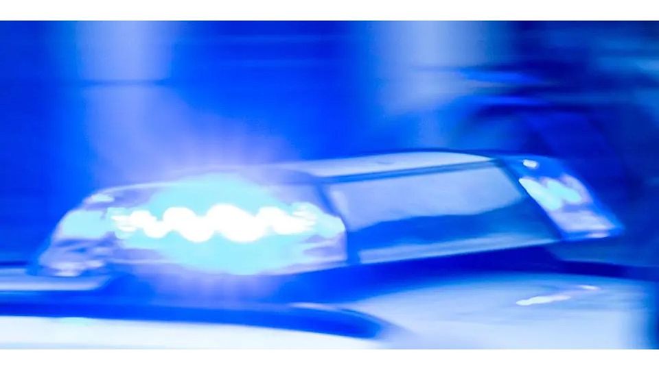 In der höchsten Wetzlarer Fußballklasse ist die Partie VfB Aßlar gegen SG Niederbiel von einer rassistischen Äußerung samt Polizeieinsatz überschattet worden. (Symbolbild) © Jens Büttner/dpa