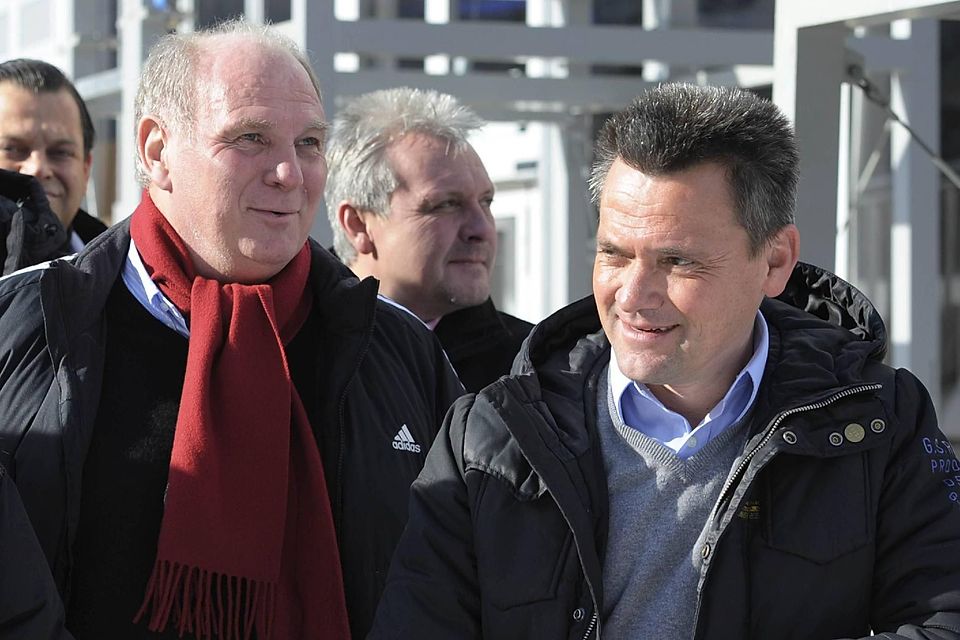 FC-Bayern-Patron Uli Hoeneß (l.) und Haching-Boss Manfred Schwabl pflegen seit vielen Jahren engen Kontakt. Imago