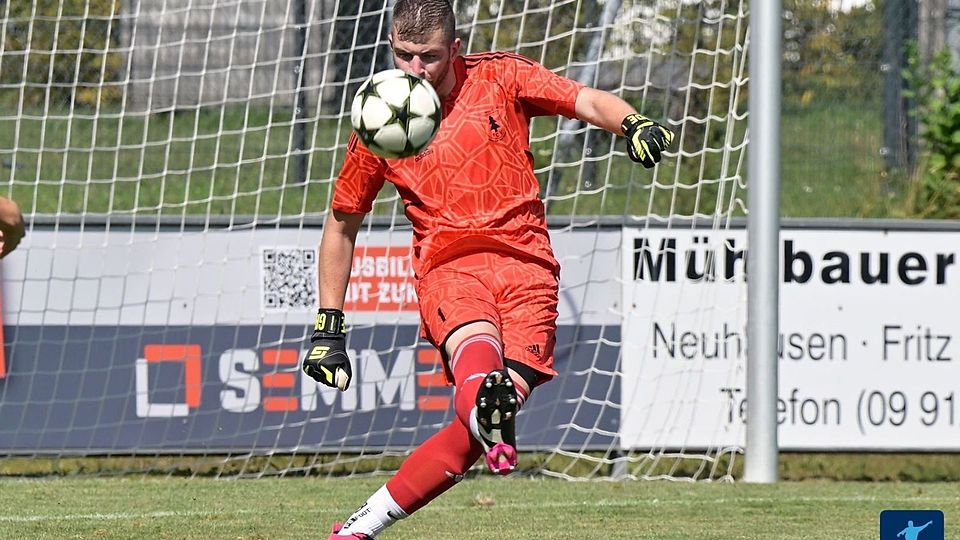 Viechtachs Keeper Bastian Lobmeier musste in Perkam fünfmal hinter sich greifen. 