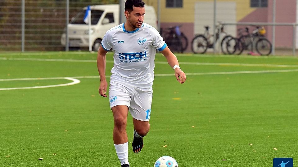 Luis Gomes Ribeiro und die SpVgg. Gundelfingen/Wildtal behielten dank einer neuen Defensivtaktik die Oberhand über Mundingen.