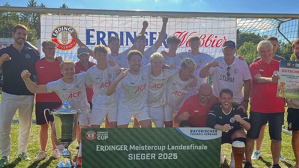 Der FC Sturm Hauzenberg stand in Moosburg am Ende ganz oben