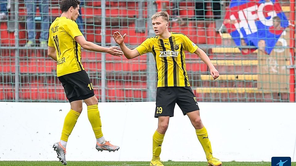 Sebastian Niedermayer (re.) hat seinen Vertrag in Vilzing um zwei Jahre verlängert.