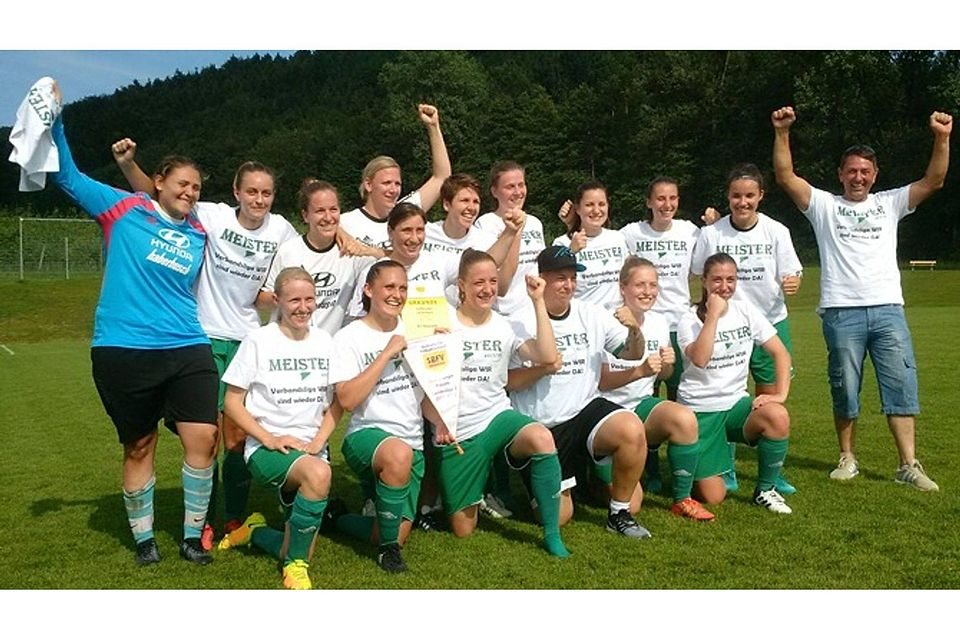 Künftig wieder Verbandsliga: die Fußballerinnen des FC Hausen  | Foto: ZVG