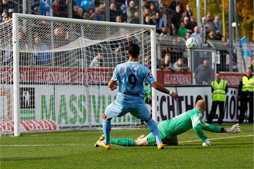 Elia Soriano erzielte die Kickers-Führung - am Ende verlor man mit 1:2. Foto: Scheuring