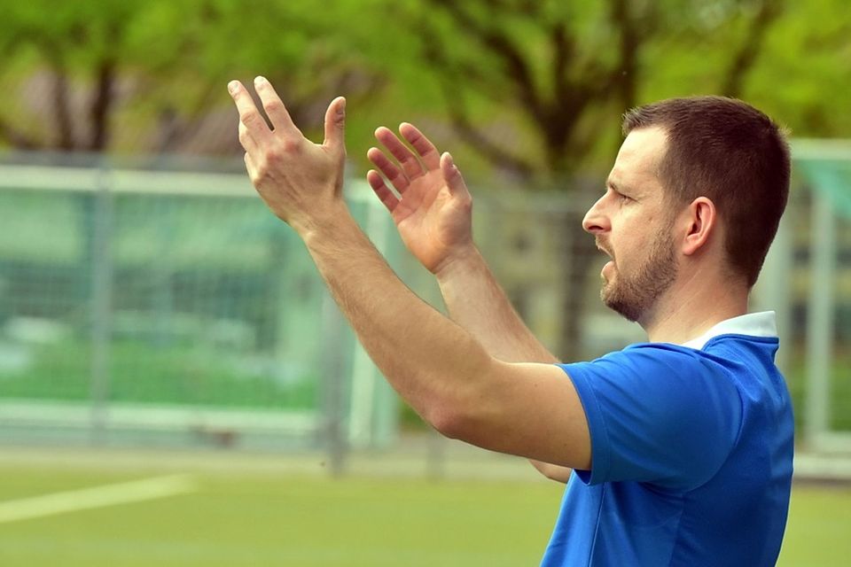 Der FC Heitersheim (Bezirksliga Freiburg) von Trainer Manuel Pfefferle musste zum zweiten Mal ein Spiel aufgrund von Spielermangel absagen. Der FC Heitersheim (Bezirksliga Freiburg) von Trainer Manuel Pfefferle musste zum zweiten Mal ein Spiel aufgrund von Spielermangel absagen.