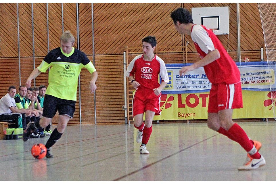 Der 1. FC Schlicht (in Gelb) steht in der Endrunde in der Gruppe 1. Foto: Landgraf