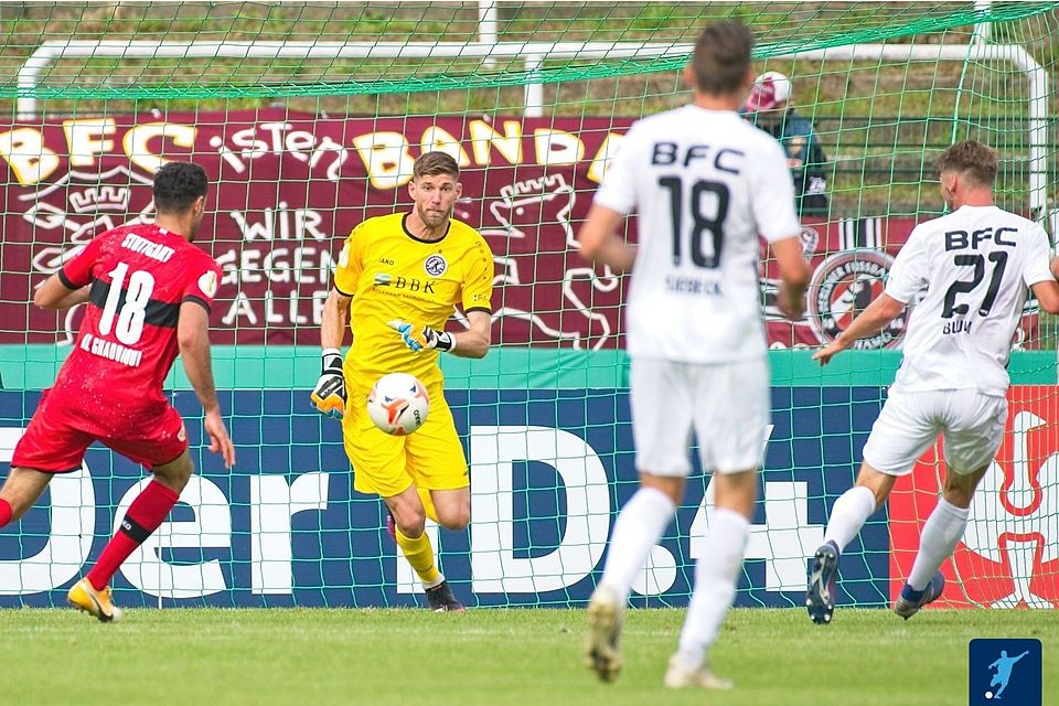 Archiv: Dynamo gegen den VFB Stuttgart im DFB Pokal