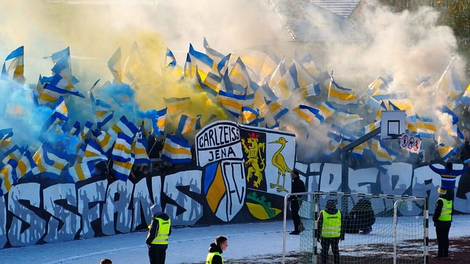 Die Fans des FC Carl Zeiss Jena verwandelten bereits im November 2022 den Roten Hügel in einen Fußballtempel.