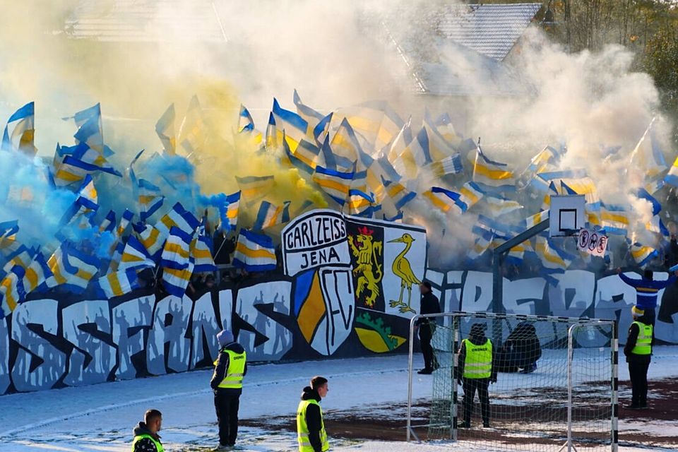 Die Fans des FC Carl Zeiss Jena verwandelten bereits im November 2022 den Roten Hügel in einen Fußballtempel.