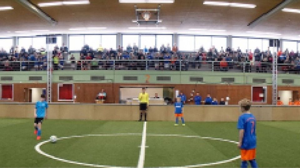Ein Highlight ist auch in diesem Jahr wieder, dass die Turniere der Fortuna wieder alle auf Kunstrasen und mit Rundum-Bande stattfinden. Fotos (3): Verein