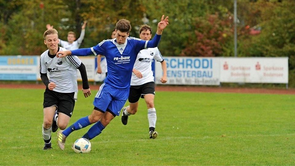 Jonas Hermann trifft für den TSV Schlachters zweimal zum 3:0-Sieg. far