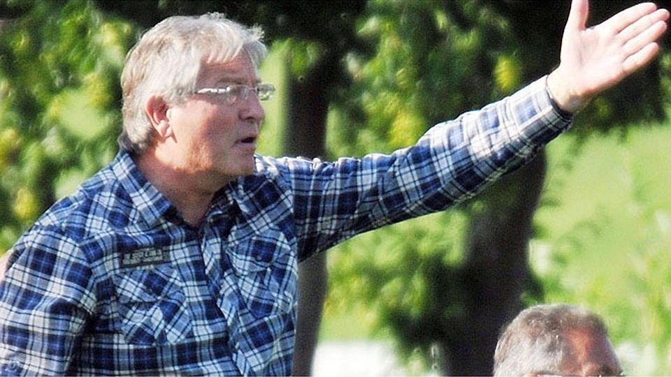 Bis Juni gibt Peter Christl beim FC Wiggensbach noch die Richtung vor, dann verabschiedet sich der Trainer vom Bezirksligisten.   F.: Walter Brugger
