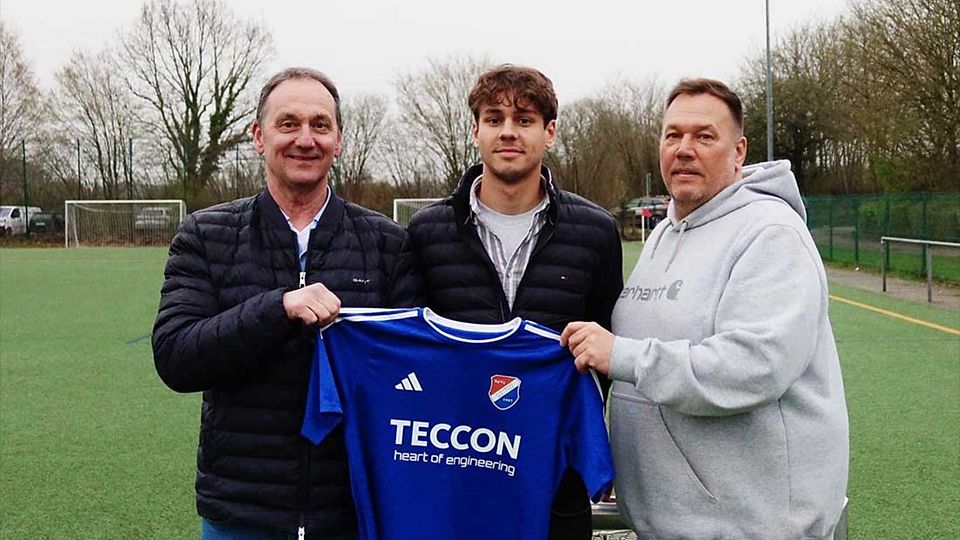 Bjarne Steffens  zwischen dem neuen Cheftrainer Heiko Dukats-Jadwizak und Co-Trainer Torben Bornhöft. 