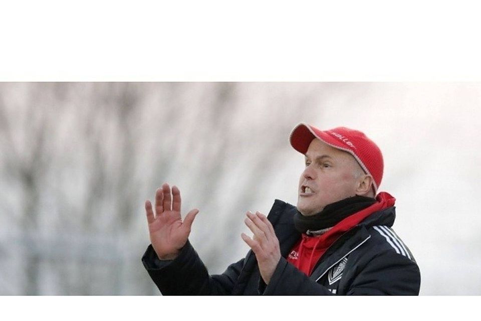 Sieht dem Bezirksliga-Aufstieg jetzt optimistisch entgegen: Schillingens Coach Gerd Morgen.