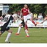 Ist der SV Gültlingen (rote Trikots) heute im Derby gegen den TSV Wildberg obenauf? Foto (Archiv): Bäuerle