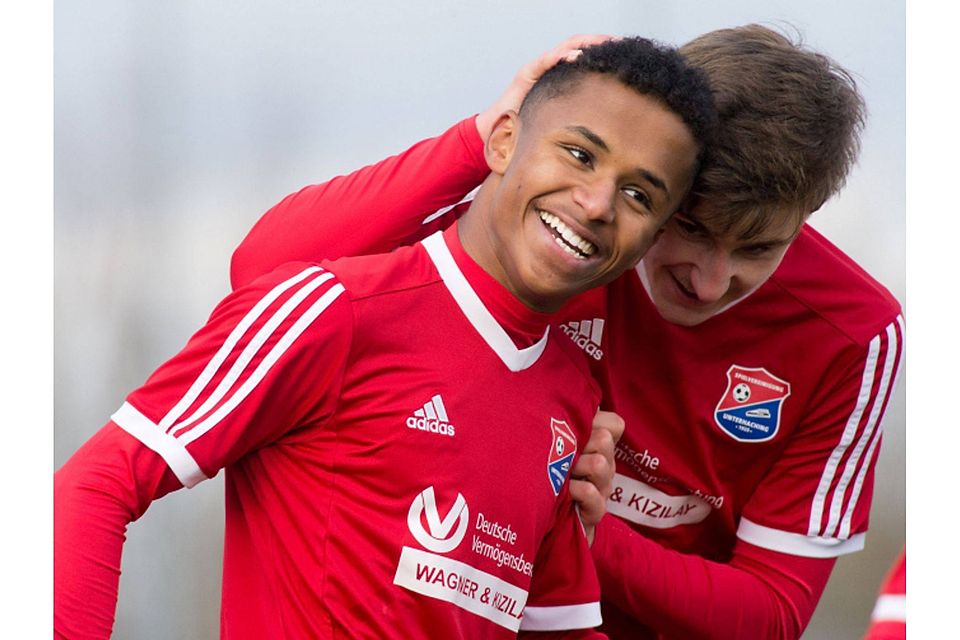 Karim Adeyemi im Trikot seine Ex-Clubs SpVgg Unteraching  brouczek