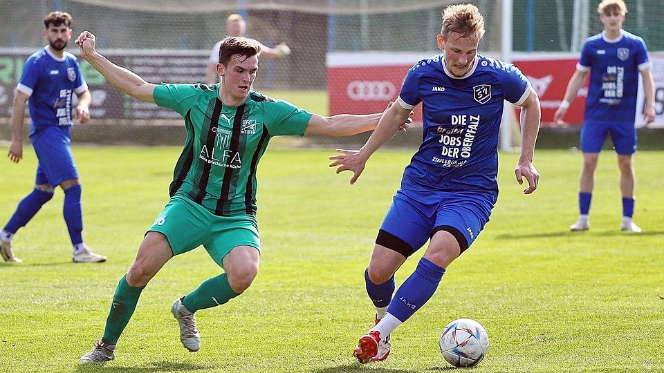 Keiner ist früher dran: Vorgezogen auf den 16. Juli wurde das Heimspiel des FC Weiden-Ost gegen den SV Etzenricht in der Bezirksliga Nord.